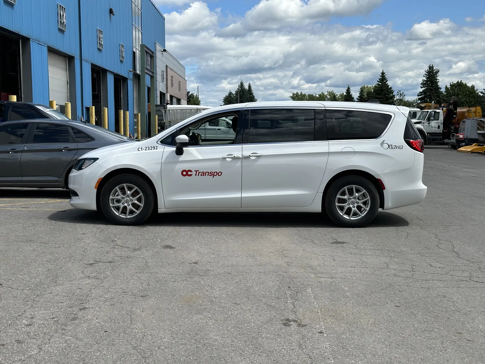 OC Transpo Grand Caravan