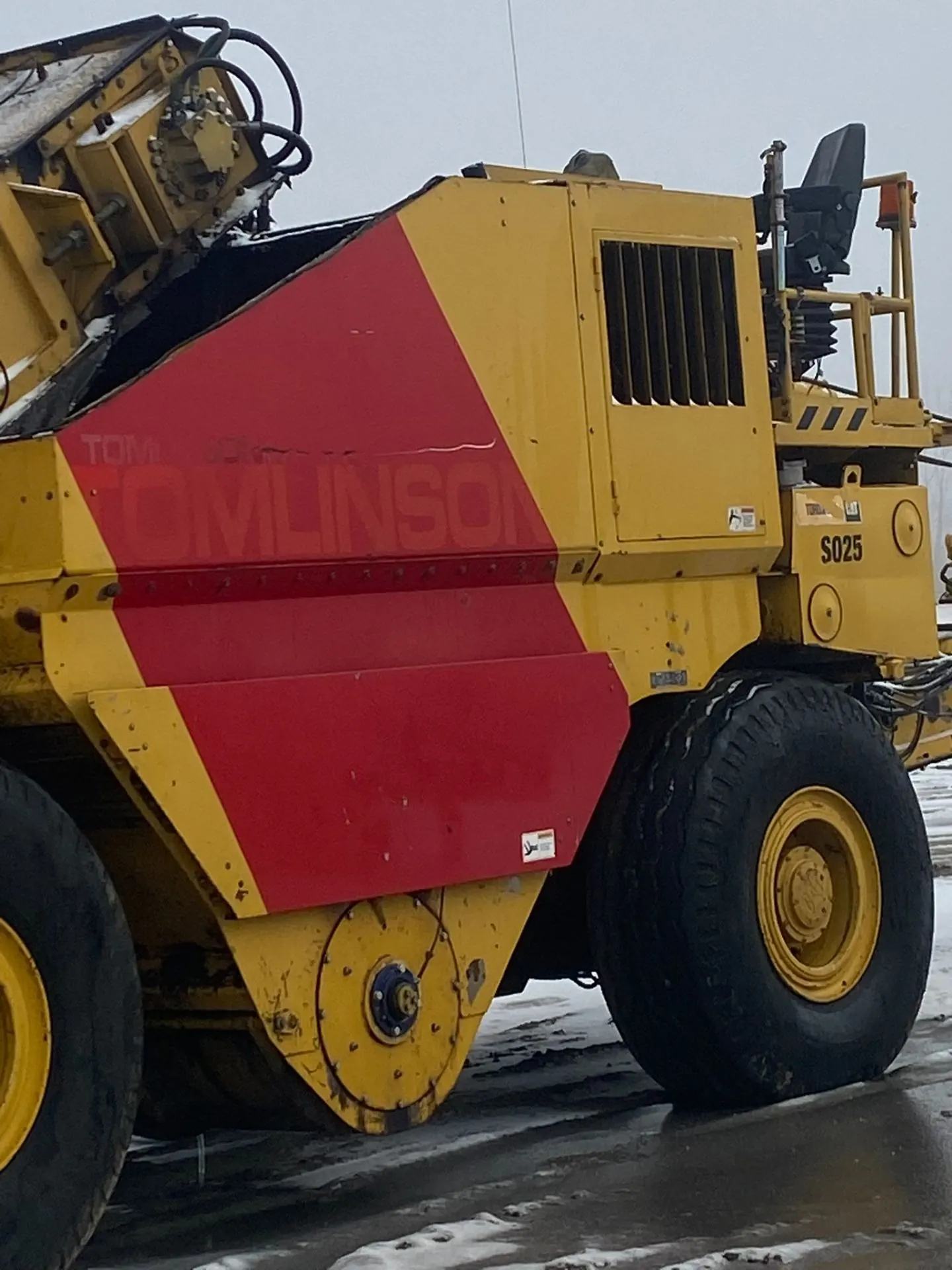 Tomlinson Asphalt Transfer Machine