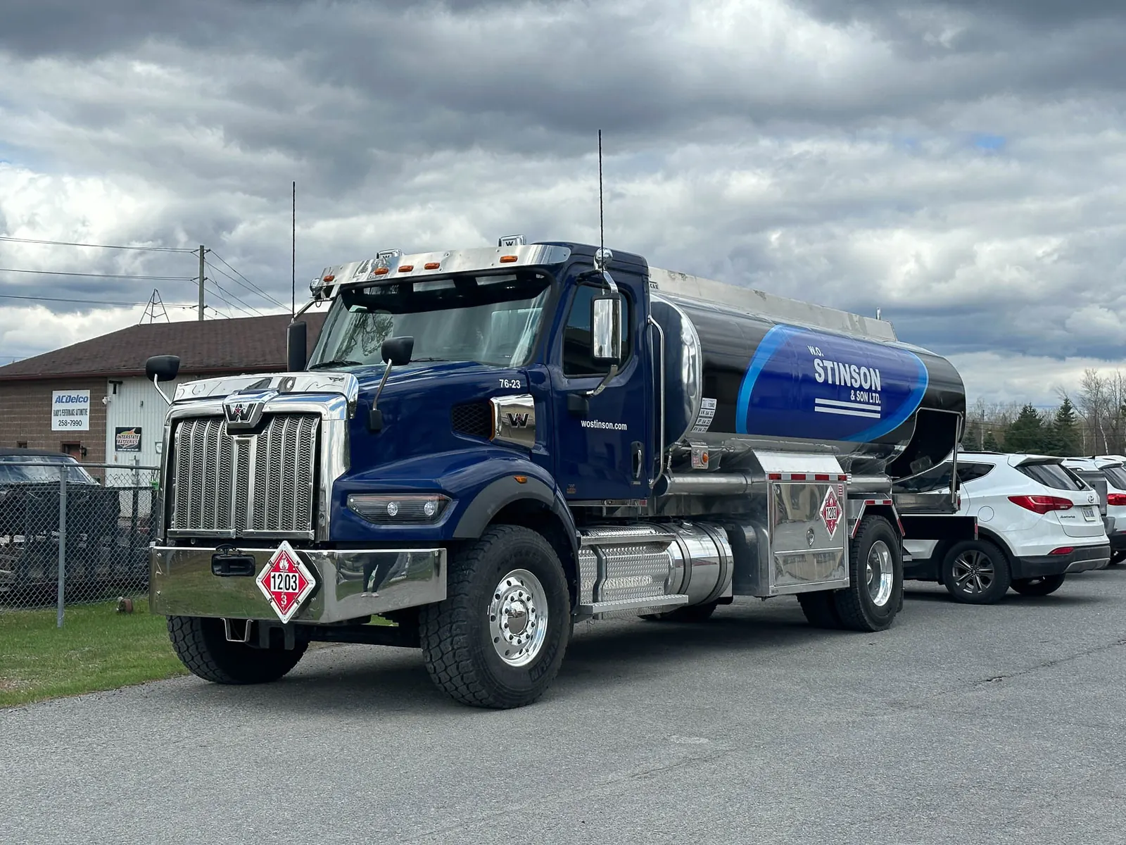 WO Stinson Single Axle Tanker 76-23